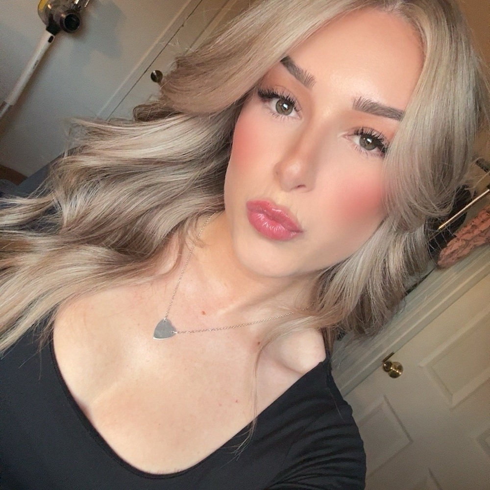 Meet your Posher, Makayla